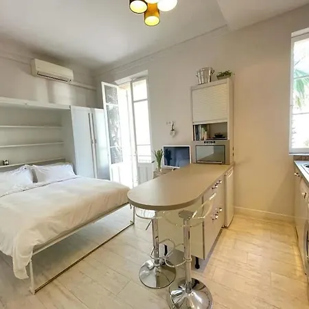 Appartement De Luxe Dans Le Centre D'antibes Antibes