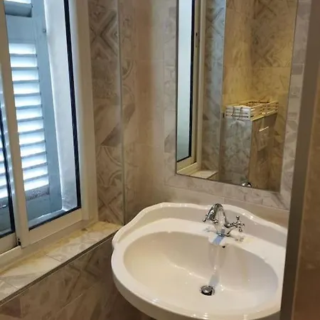 De Luxe Dans Le Centre D'antibes Antibes